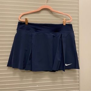 Nike Dri-Fit Women’s Short Tennis Skirt. Size XL. Navy. New with tags.